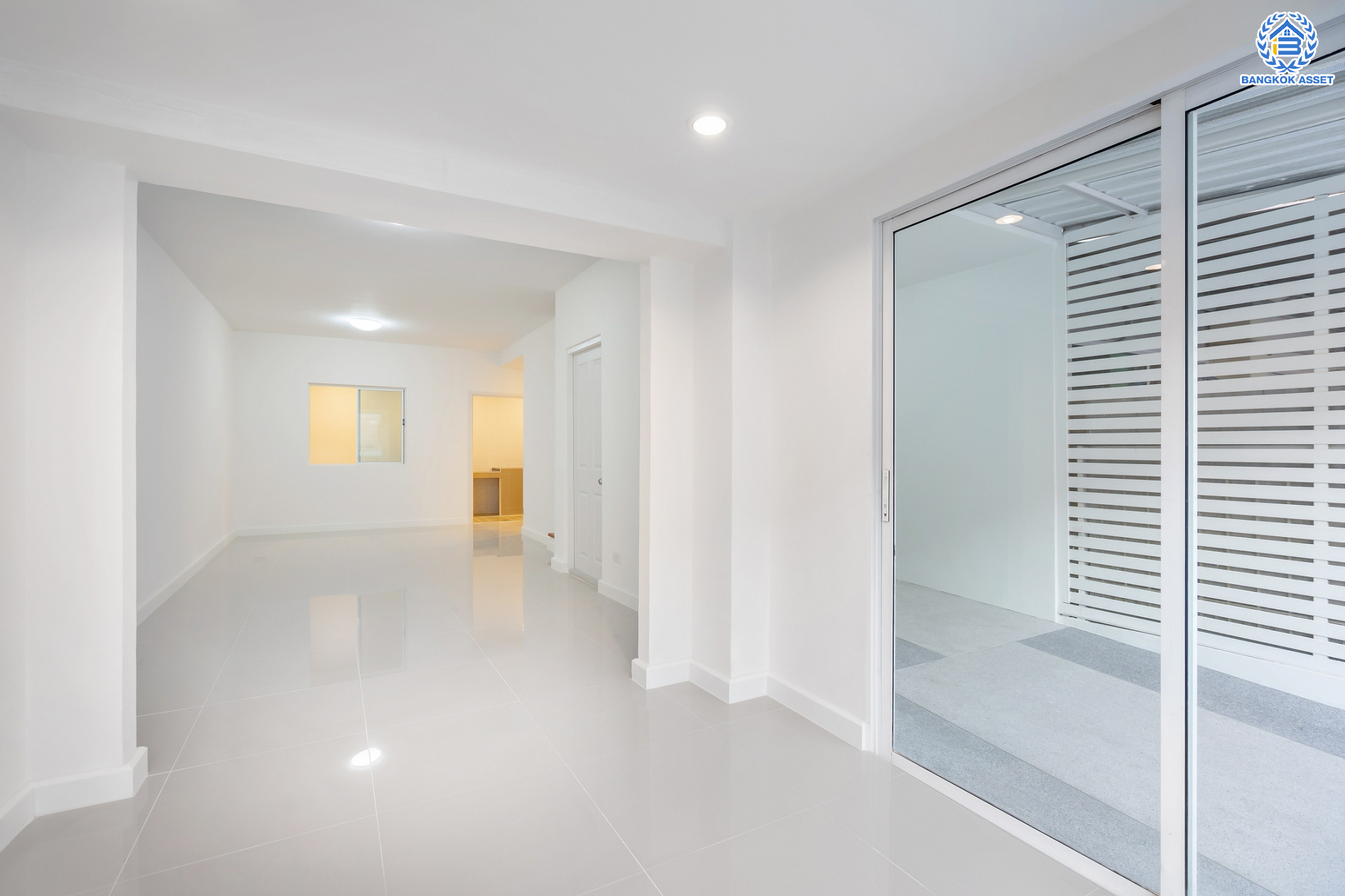 บ้านมือสองตกแต่งใหม่ ม.พฤกษาวิลล์28 วงแหวน-รัตนาธิเบศร์ (หน้ากว้าง 6 เมตร) ความสุขมีครบทุกตารางนิ้ว บนเนื้อที่ 17.5 ตร.ว. ฟังก์ชัน 3 ห้องนอน 2 ห้องน้ำ จอดรถได้ 1 คัน ครบครันทั้งครัวเคาน์เตอร์ บนทำเลสุดสะดวก ใกล้ถนนกาญจนาภิเษก เพียง 8 นาทีจาก MRT สถานี ตลาดบางใหญ่...